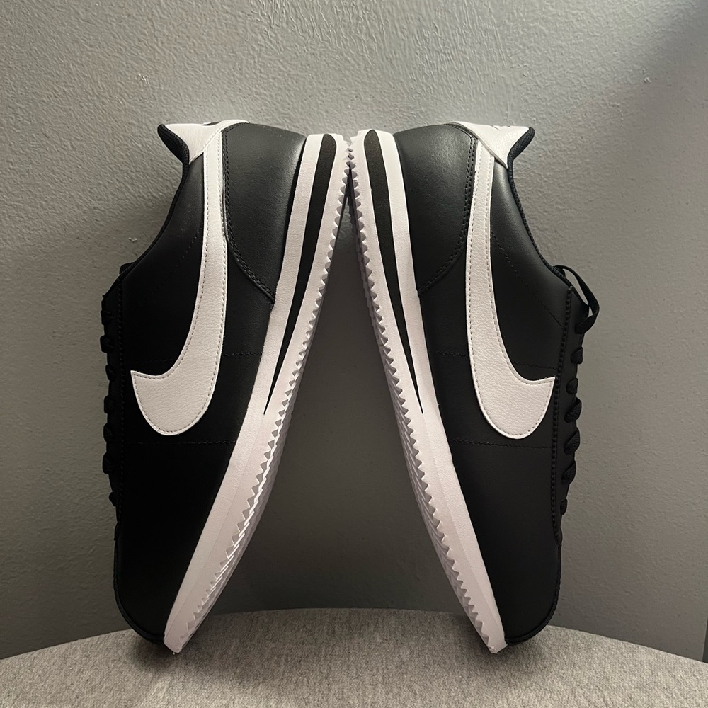 Nike Cortez Black White Sneaker Men's Athletic Shoe Size 11.5 DM4044 001 - Picture 8 of 11